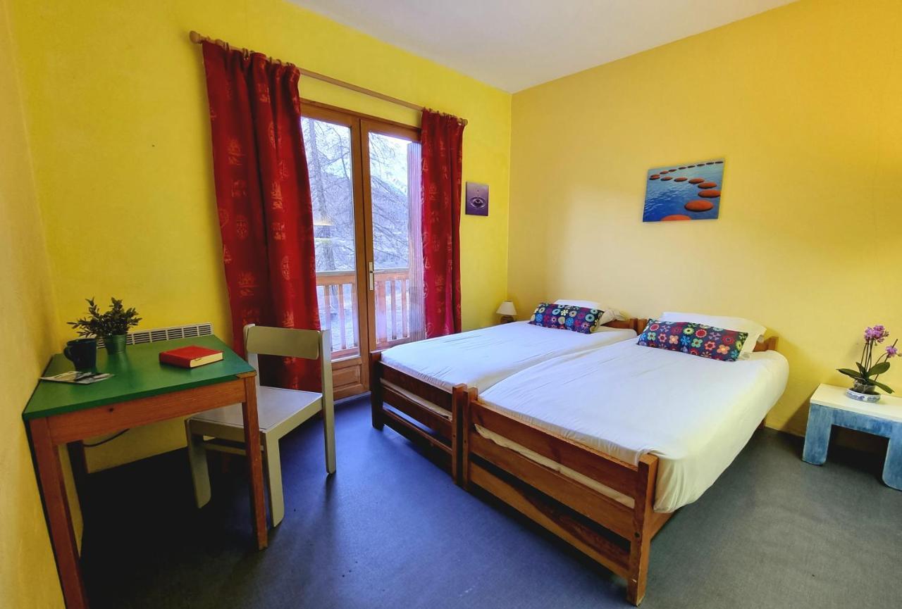 Auberge Des Aiguilles Hotel Entraunes Bagian luar foto