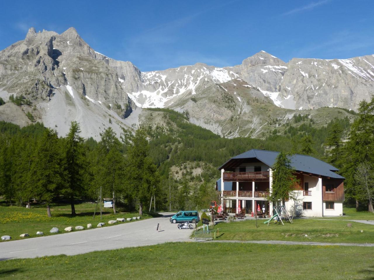 Auberge Des Aiguilles Hotel Entraunes Bagian luar foto